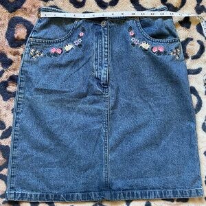 EMBROIDERED DENIM SKIRT
